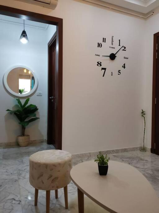Beautiful In Lac2 1 Min Away From Tunisia Mall * Тунис